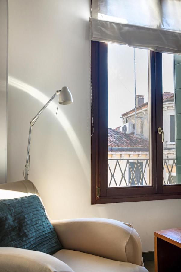 דירות ונציה Mansardina - 1 Min From Accademia - Duplex Stylish And Cosy מראה חיצוני תמונה