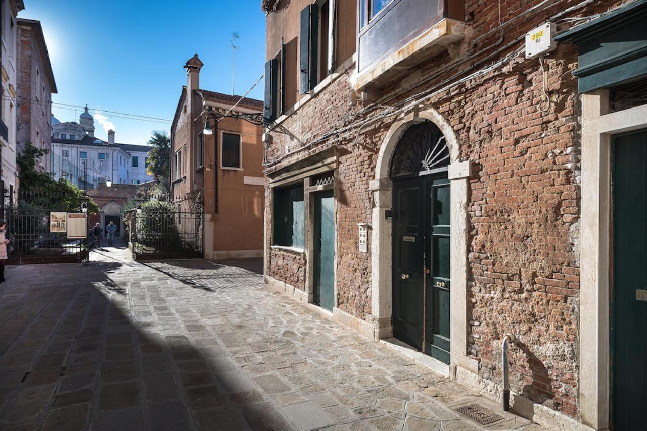 דירות ונציה Mansardina - 1 Min From Accademia - Duplex Stylish And Cosy מראה חיצוני תמונה